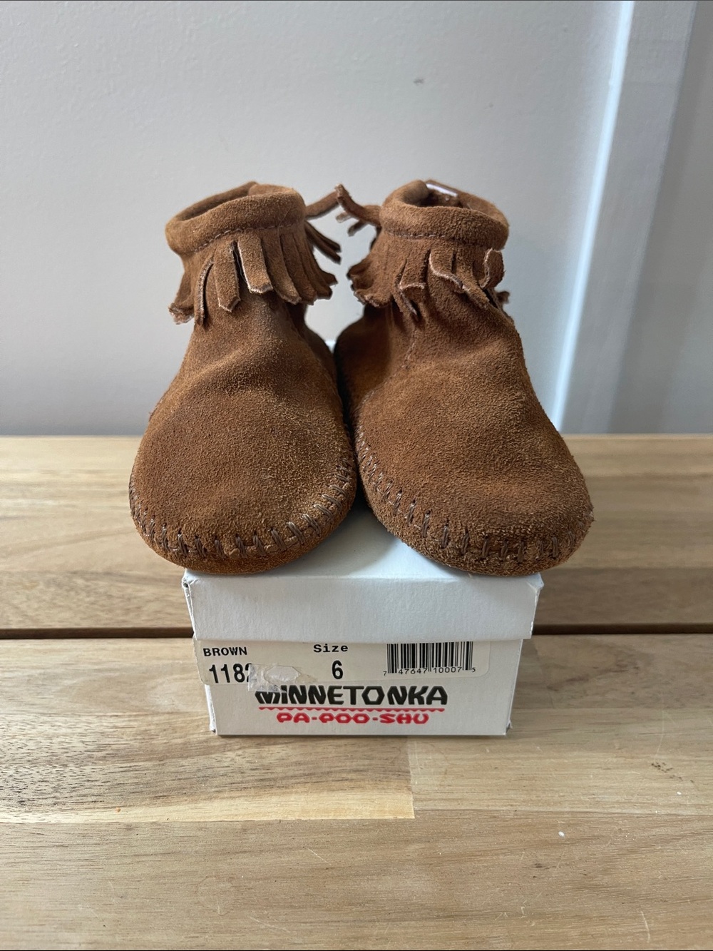 Minnetonka Baby Brown Suede Fringe Moccasins NIB Baby Size 6